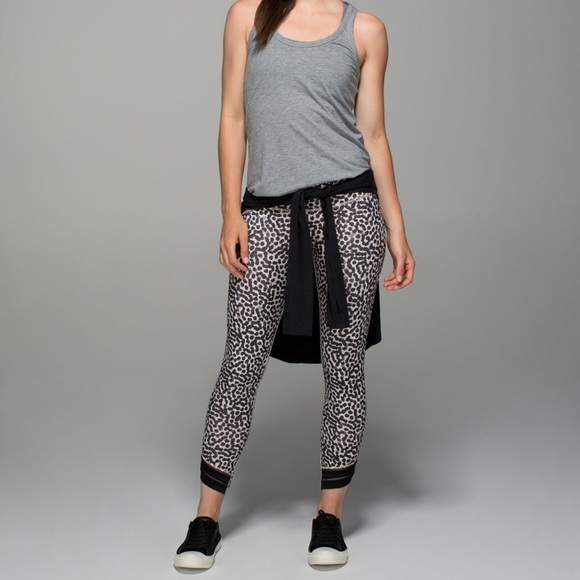 Lululemon High Times Pant Wrap Mesh
Ace Spot Grain Black - Picture 13 of 13